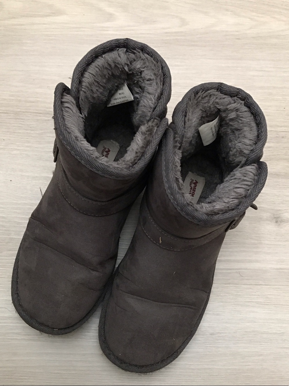 Arizona Jean Company Women's Gray Plush-Lined Short Slipper Boots